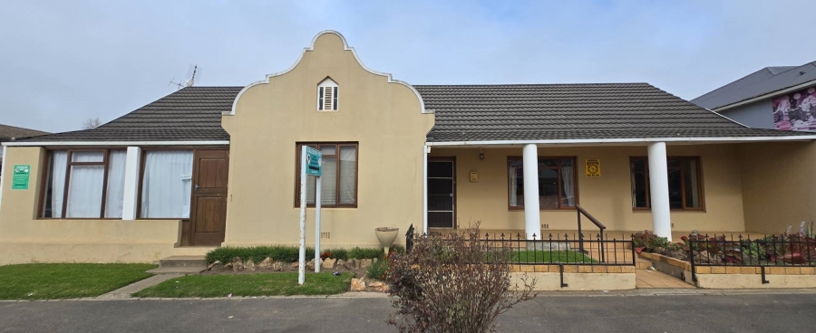 5 Bedroom Property for Sale in Riviersonderend Western Cape